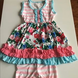 Girls ruffled set.